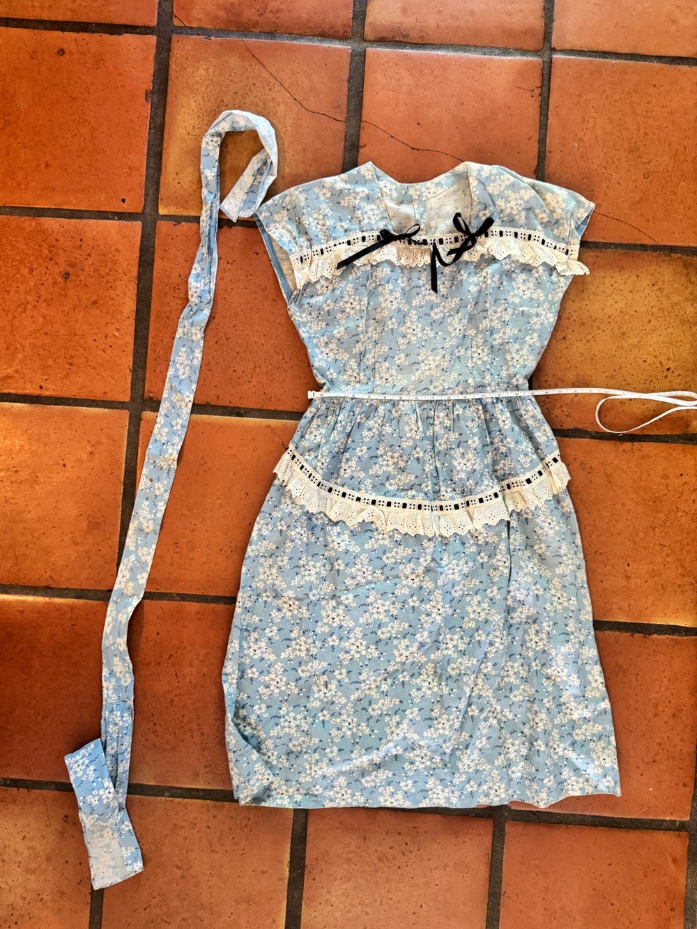 VTG 1940s Alice in Wonderland Blue Floral Dress